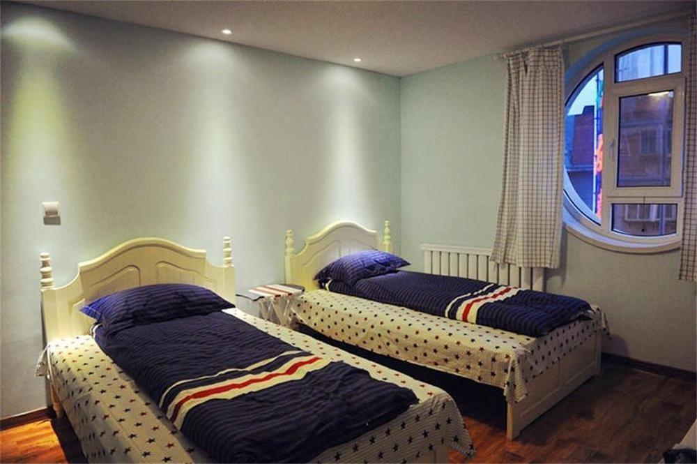 Dalian Buzz Light Year Youth Hostel Exteriör bild