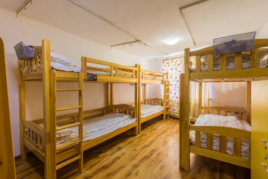 Dalian Buzz Light Year Youth Hostel Exteriör bild
